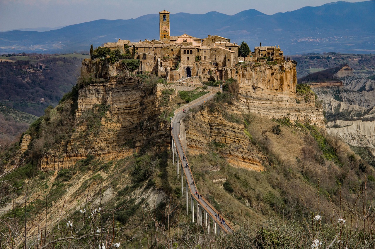 PASQUETTA A ORVIETO E CIVITA DI BAGNOREGIO